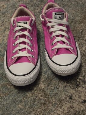 Converse Women Pink Low Top All Star Sneakers 7.5